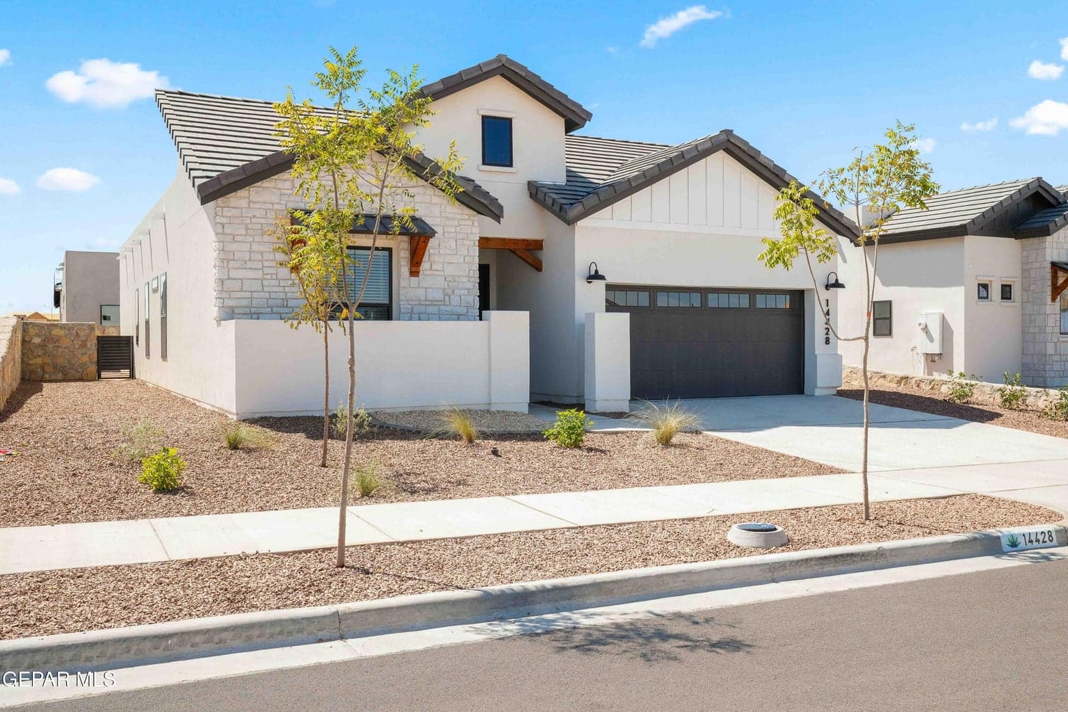 14428 Desert Wind-2