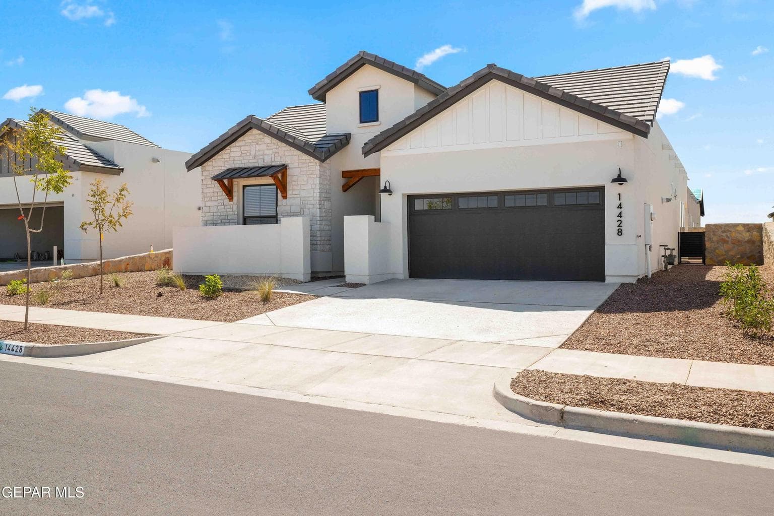 14428 Desert Wind-3