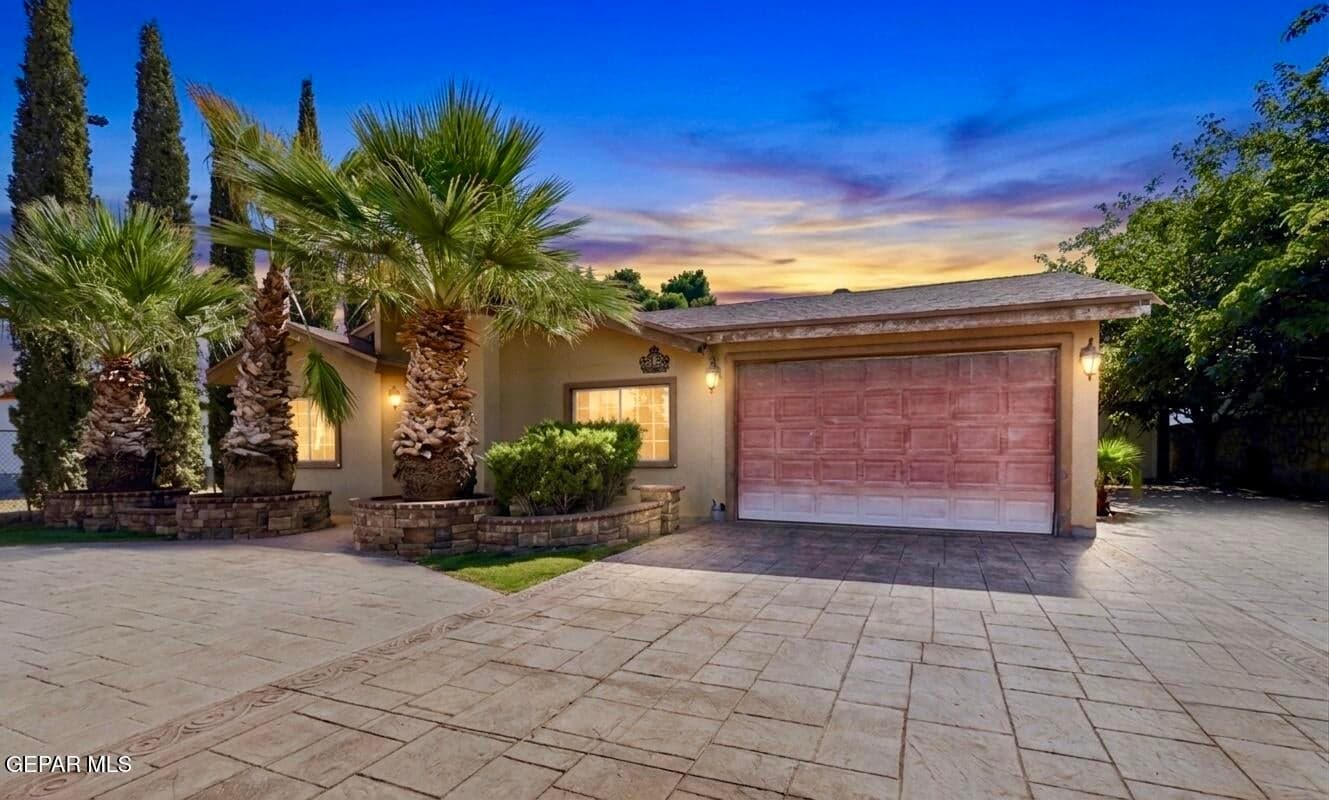 706 BLAKE Place