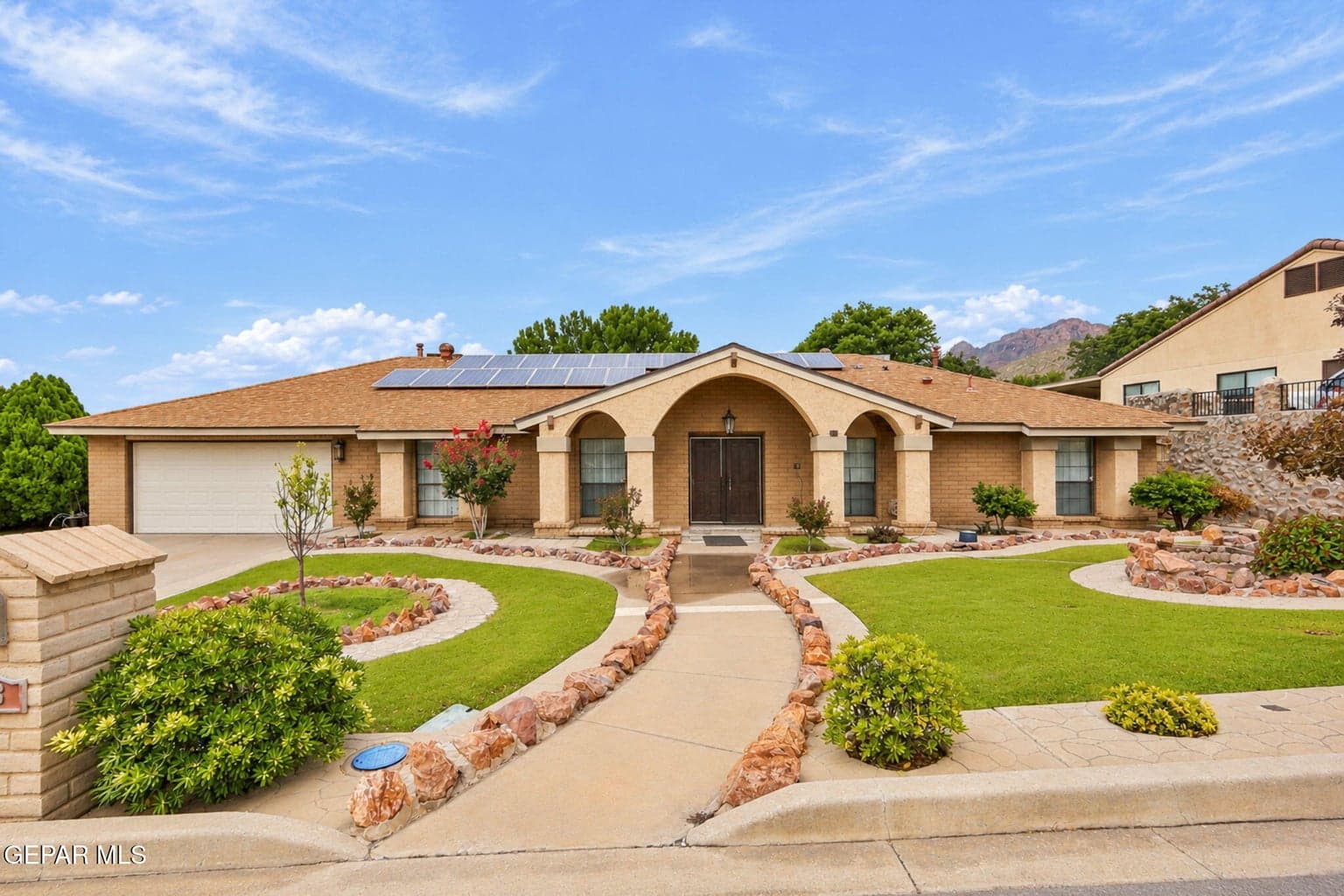 433 HOLLYDALE Drive