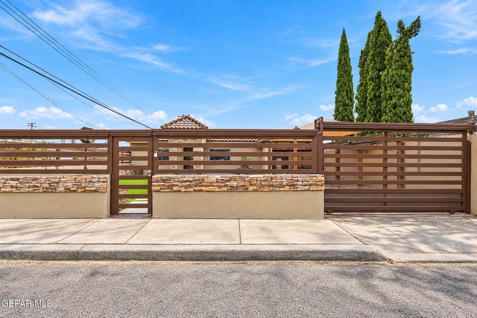 6-web-or-mls-Exterior_6