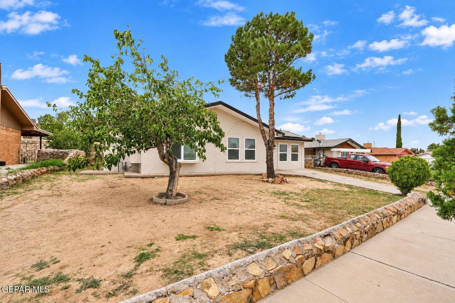 6-web-or-mls-Exterior_6