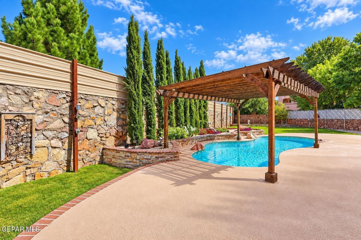 55-web-or-mls-Exterior_6
