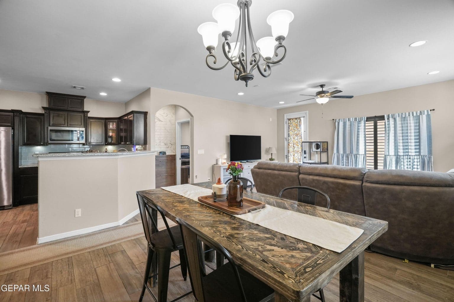 785 Lemington St-12