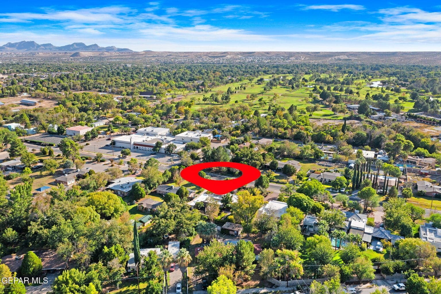 Walking distance to El Paso Country Club!