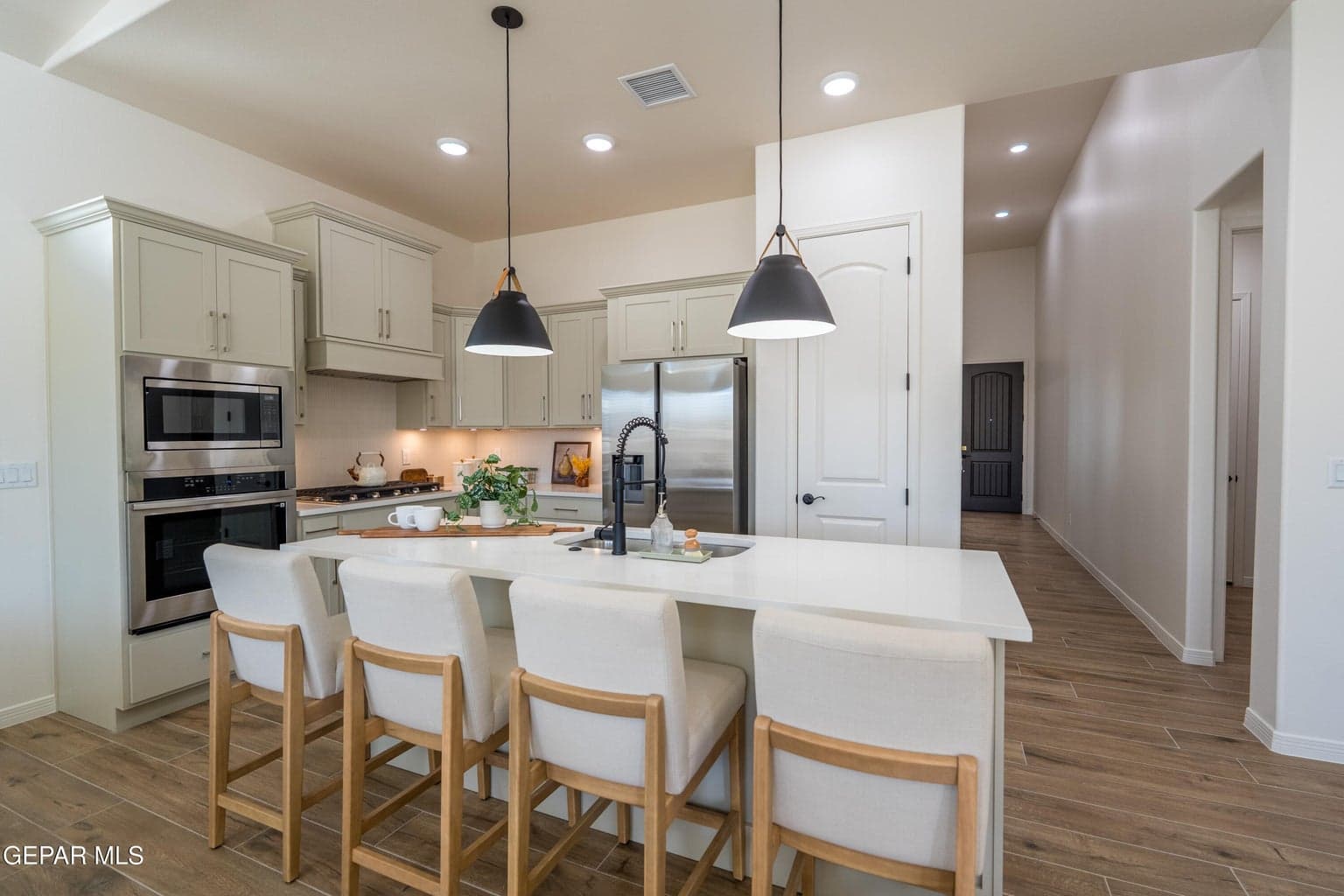 3821 Aspire MLS-22