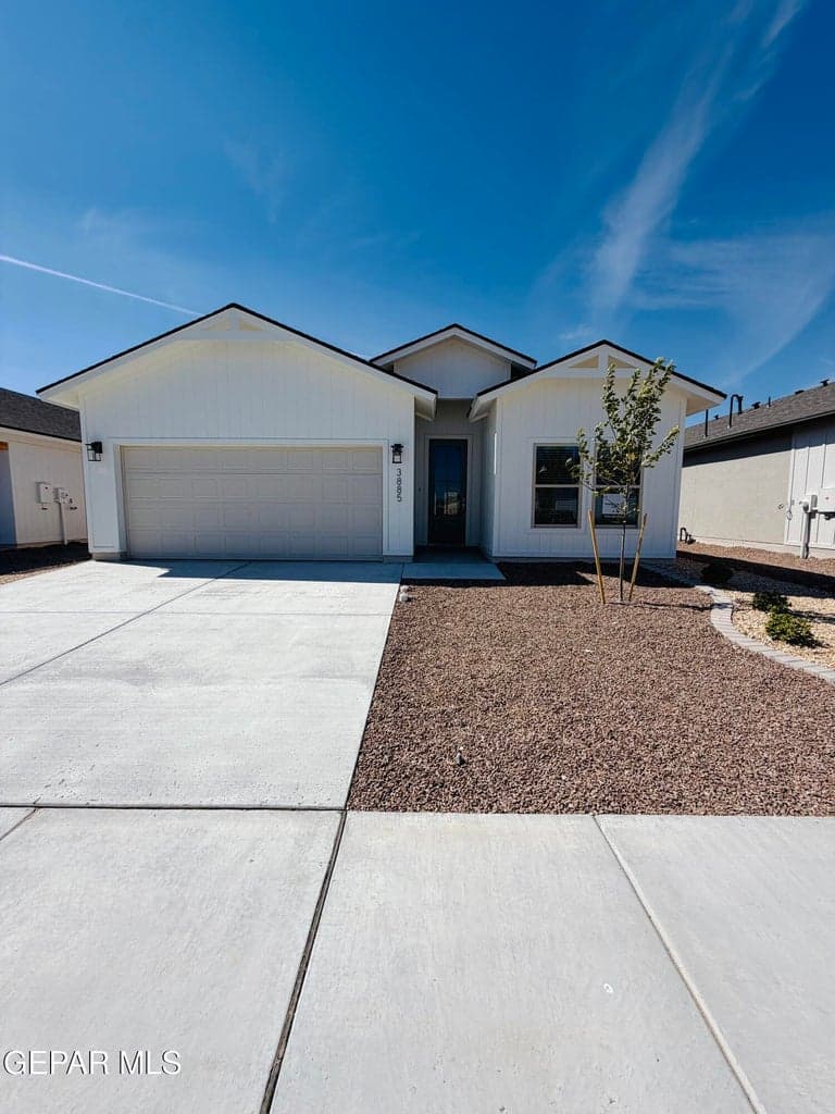 Photo of 3885 PERSPECTIVE Street