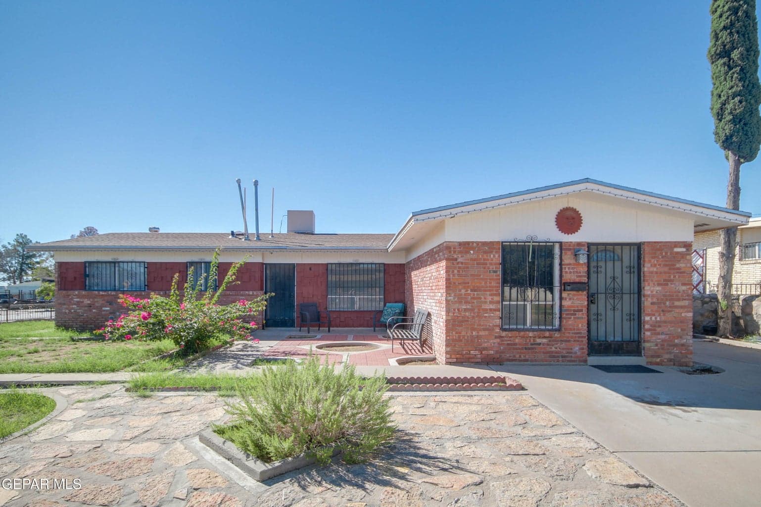 4724 AMBASSADOR Drive