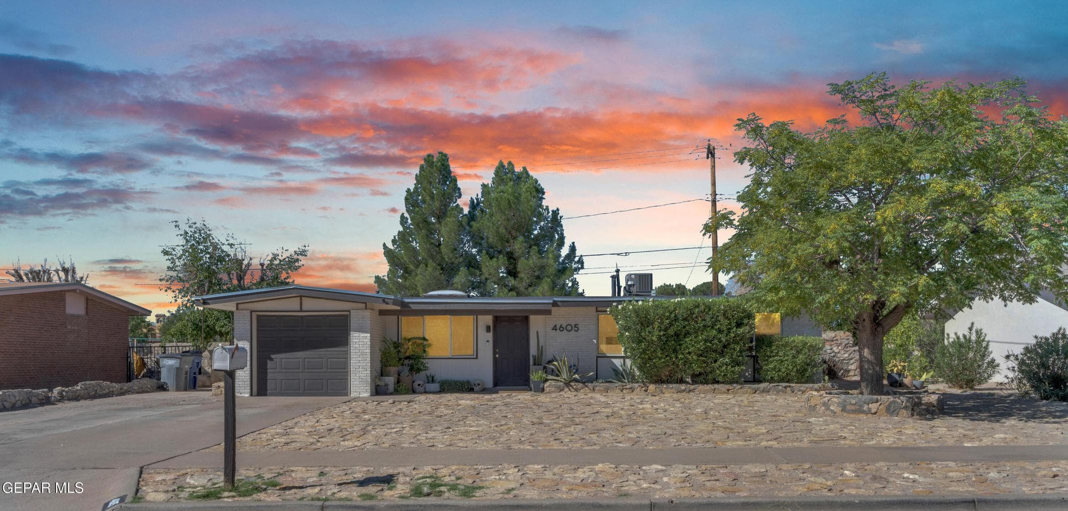 4605 SKYLARK Way