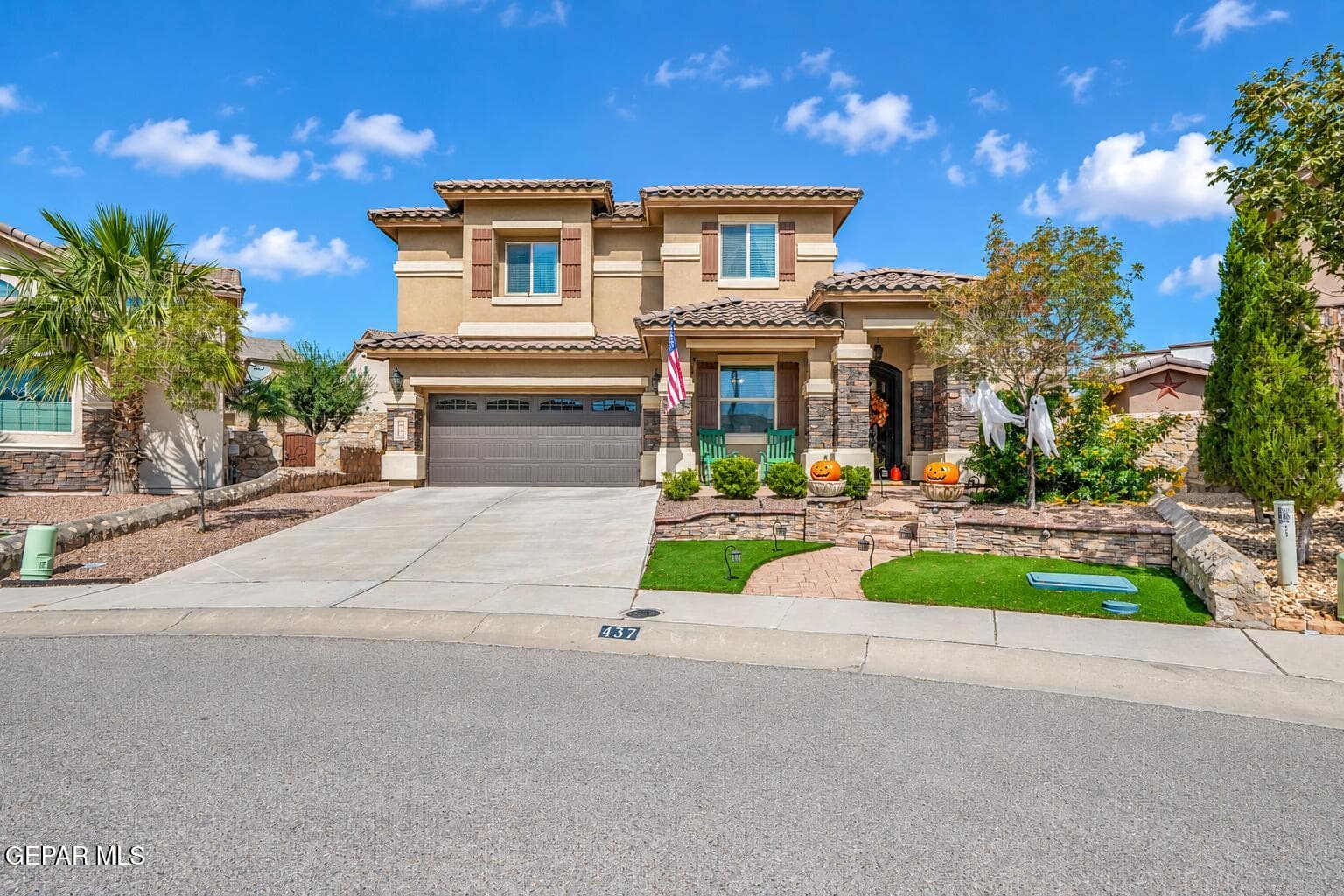 Photo of 437 CHANDELIER Road