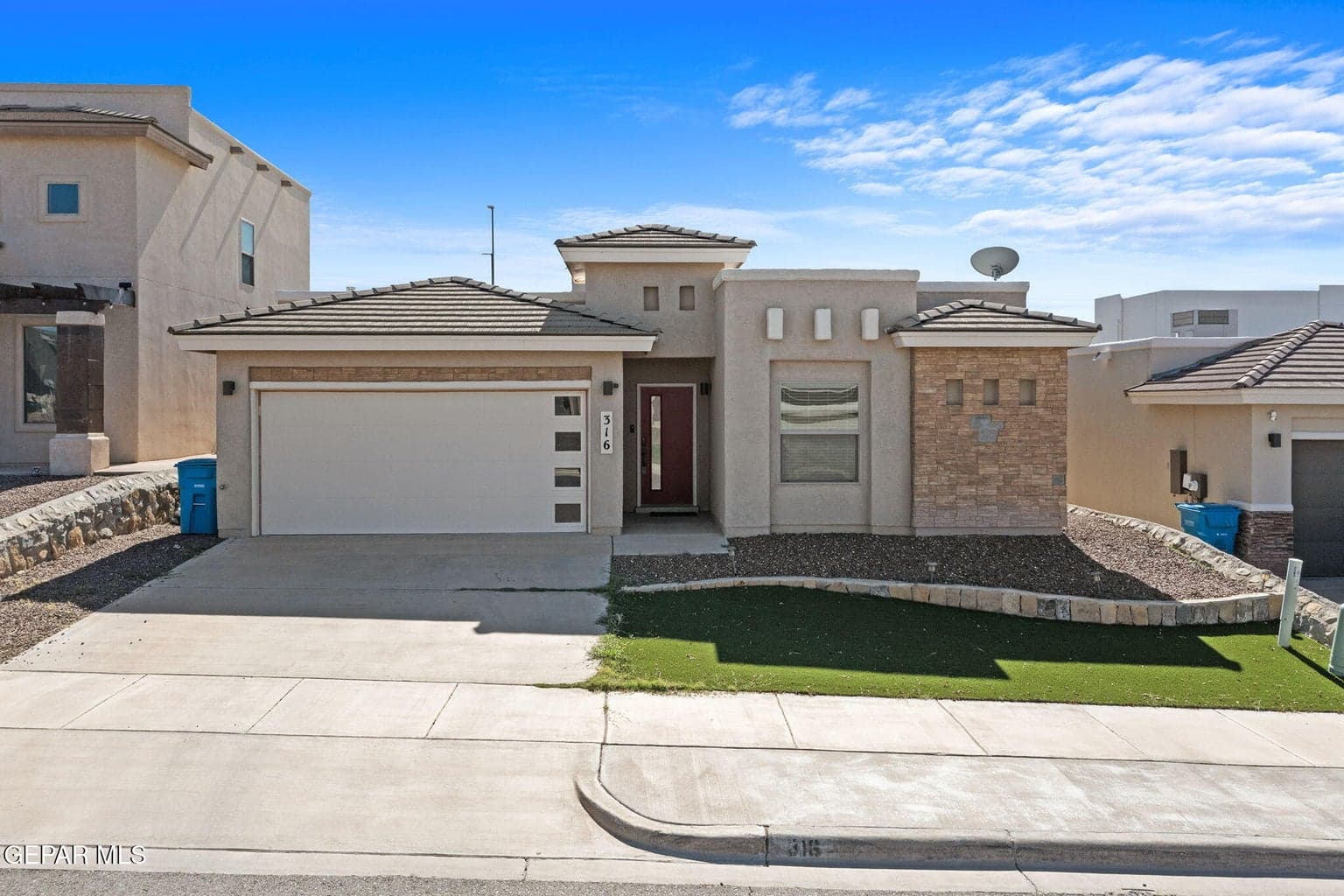 316 S MANZANITA Drive