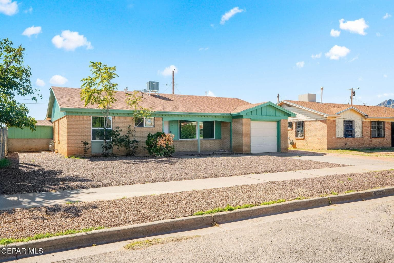 5624 Devon Ave-2