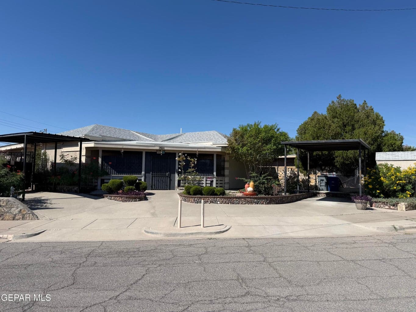 1411 GRISSOM Lane