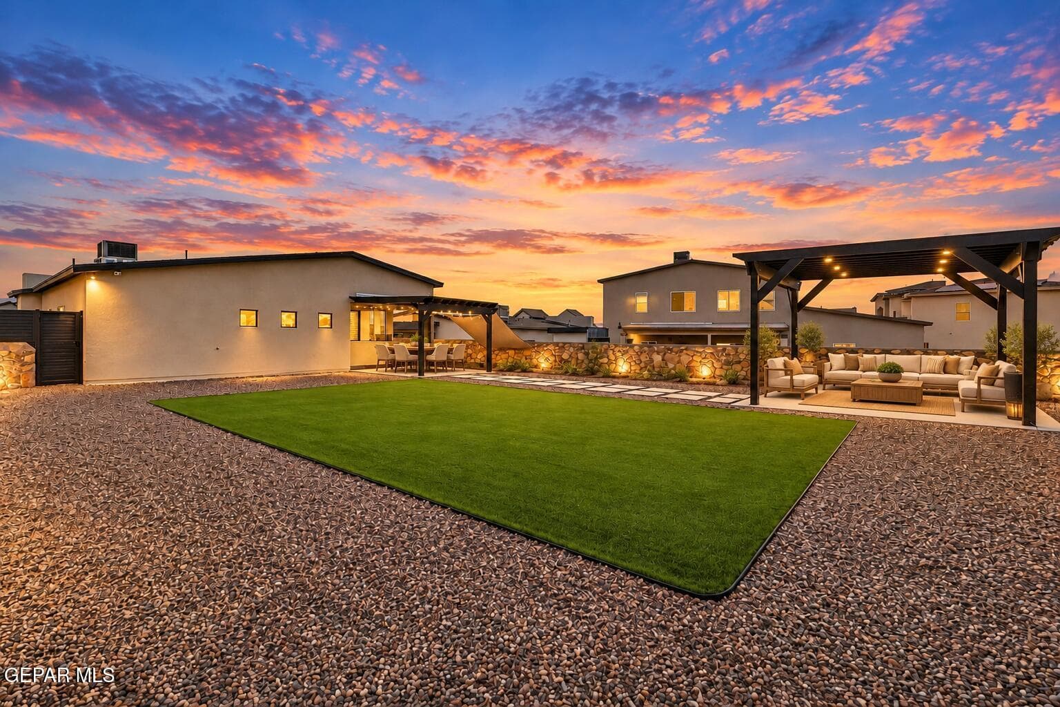 Twilight Pergola Lounge and Dining