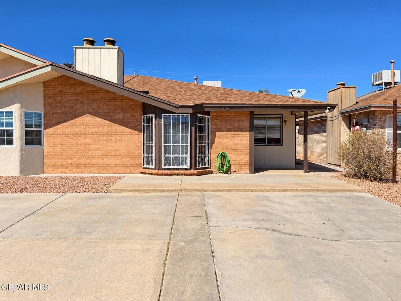 1907 ESTRADA Drive