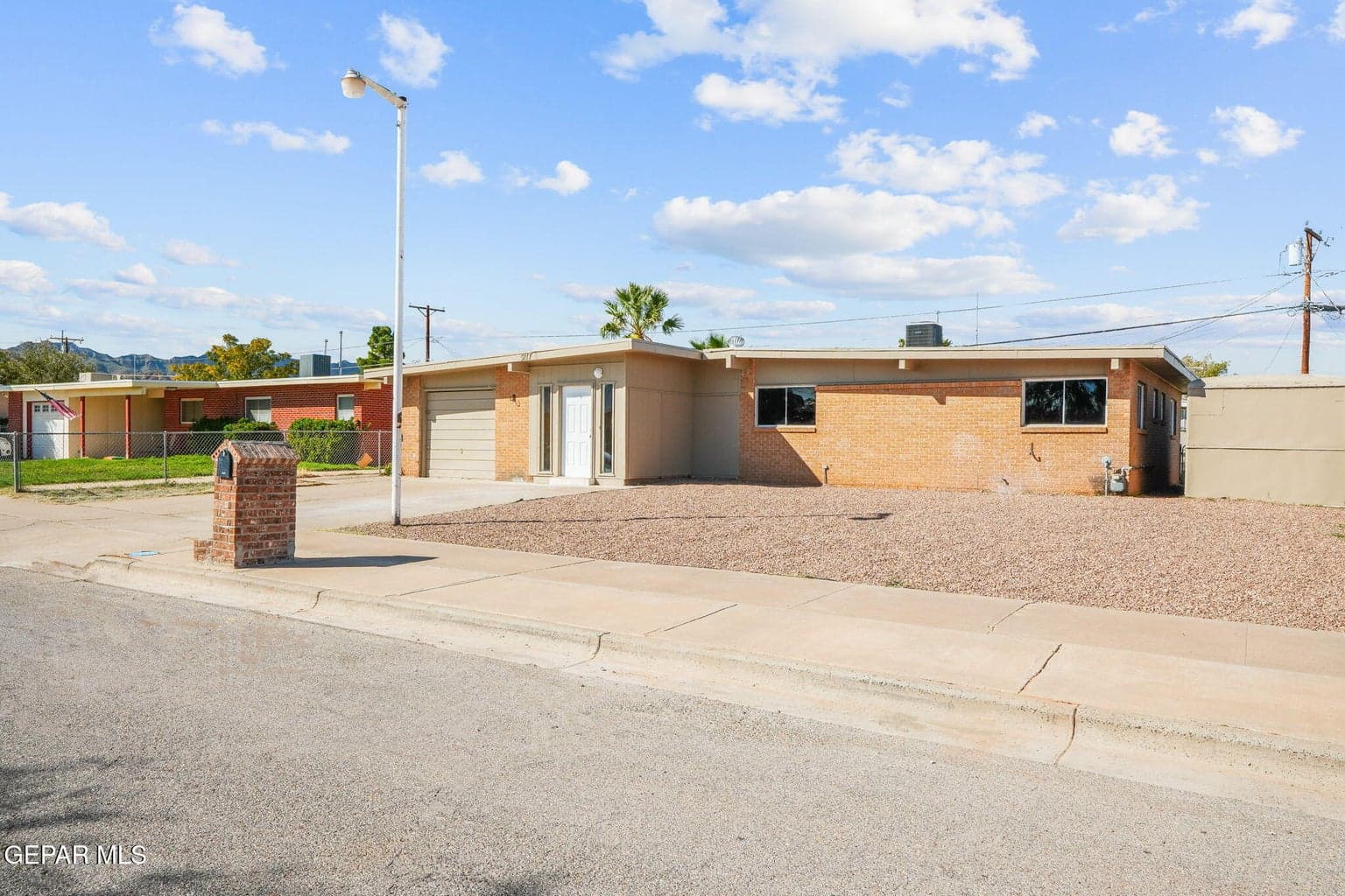 5117 Beautonne Dr-2