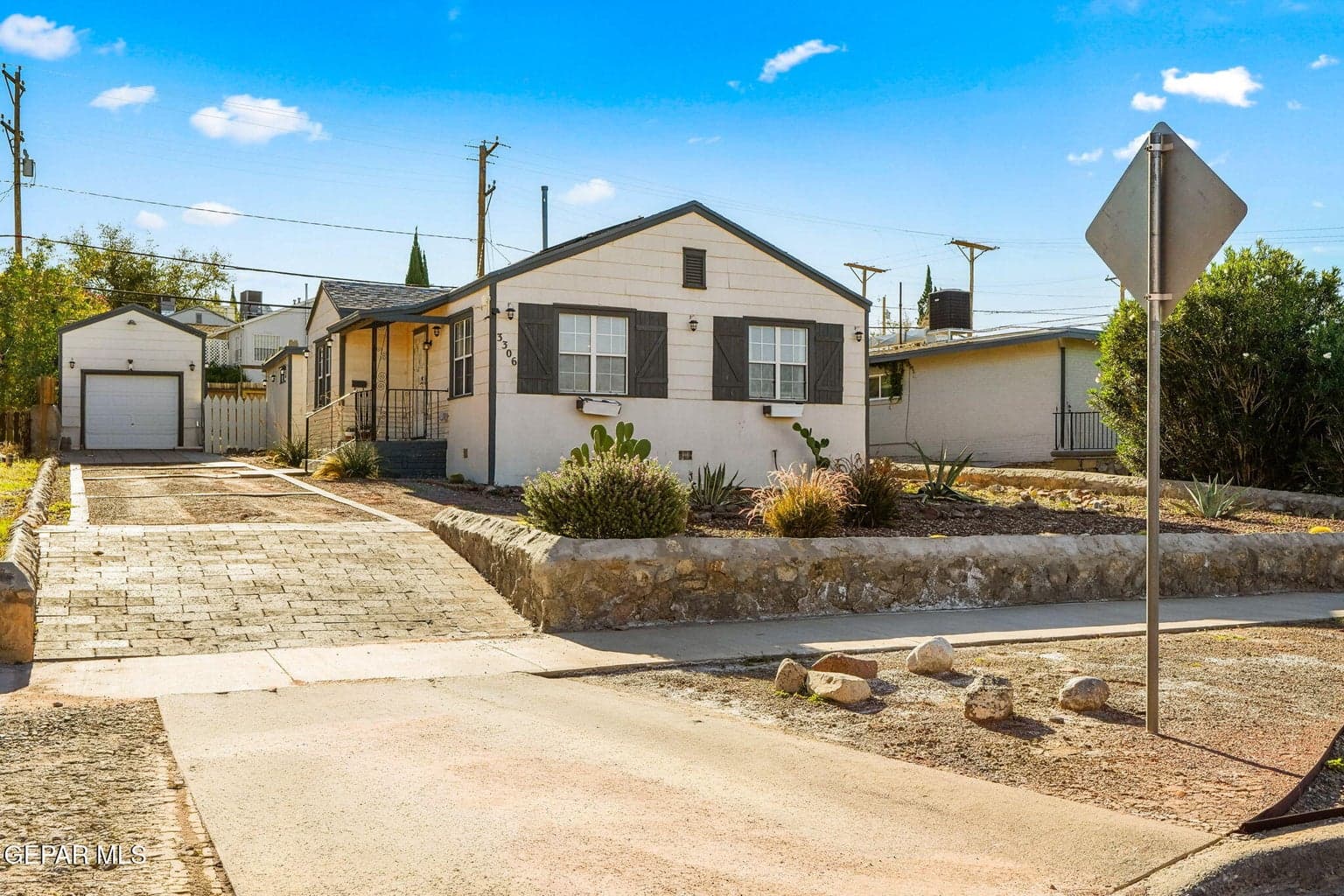 3306 N Stanton