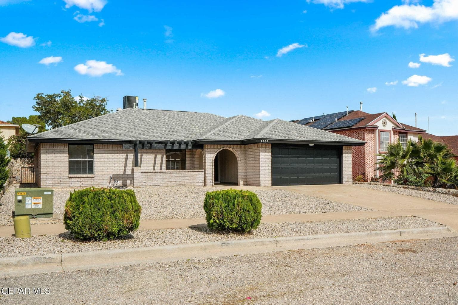 4365 Loma De Brisas Dr-2