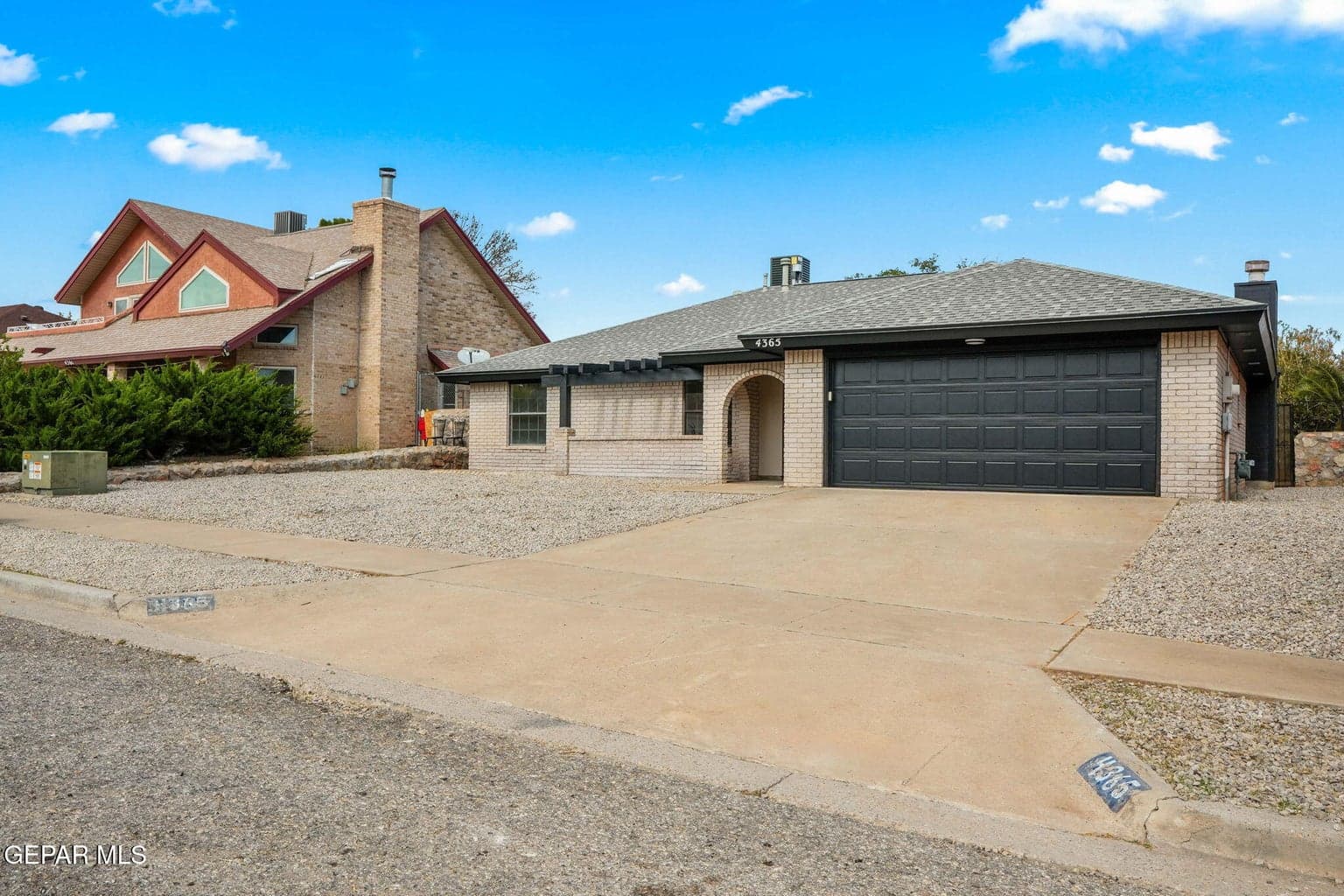 4365 Loma De Brisas Dr-3