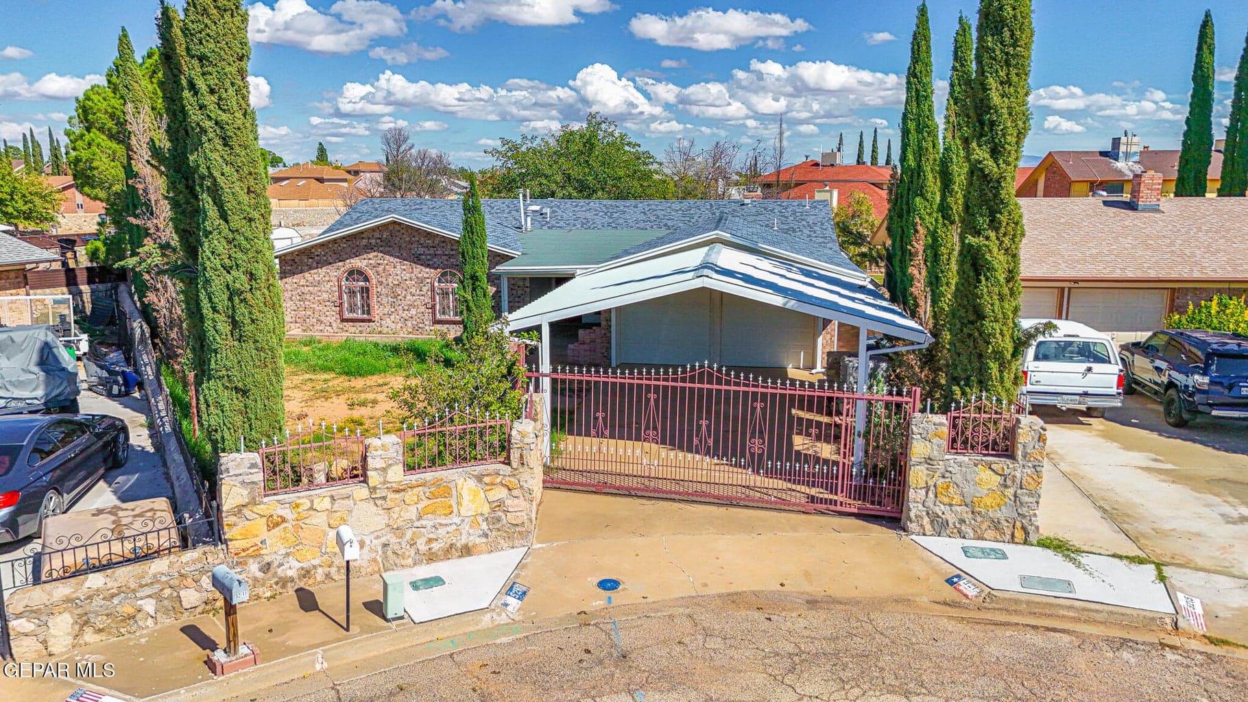 5213 SWEETWATER Drive
