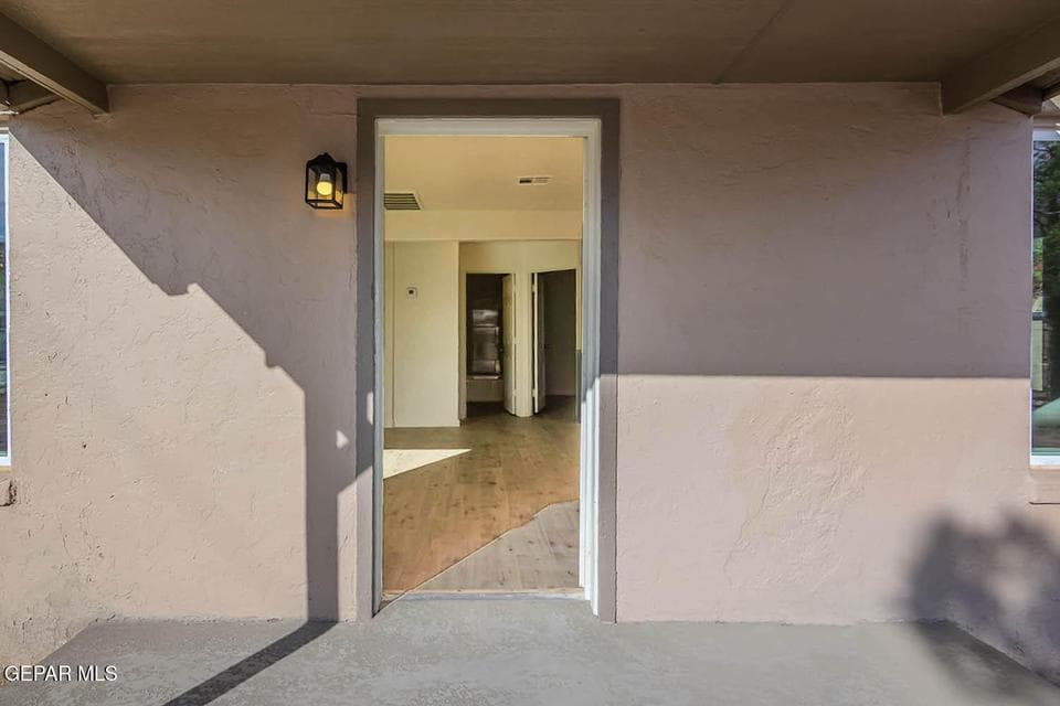 7113 Dale Road _ 004