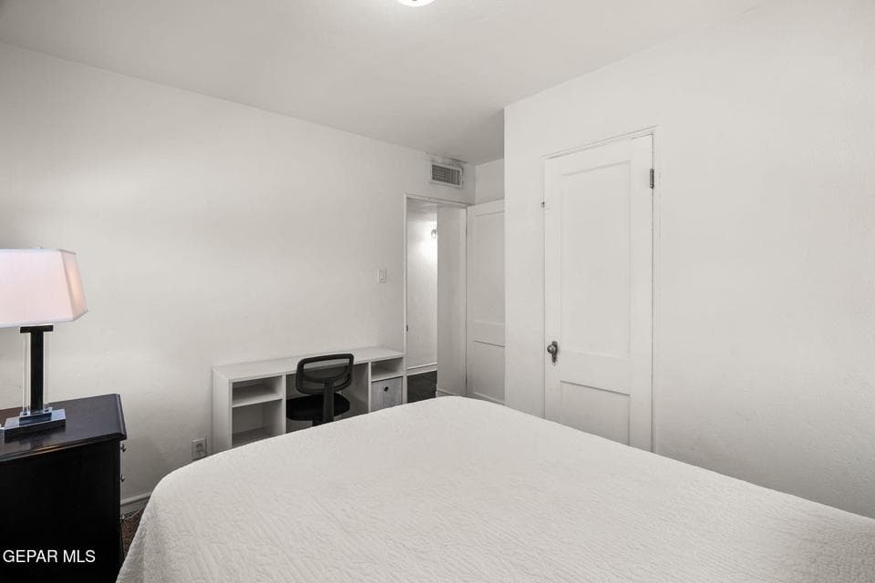 3817 Frankfort Ave-24