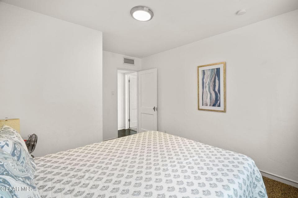 3817 Frankfort Ave-20