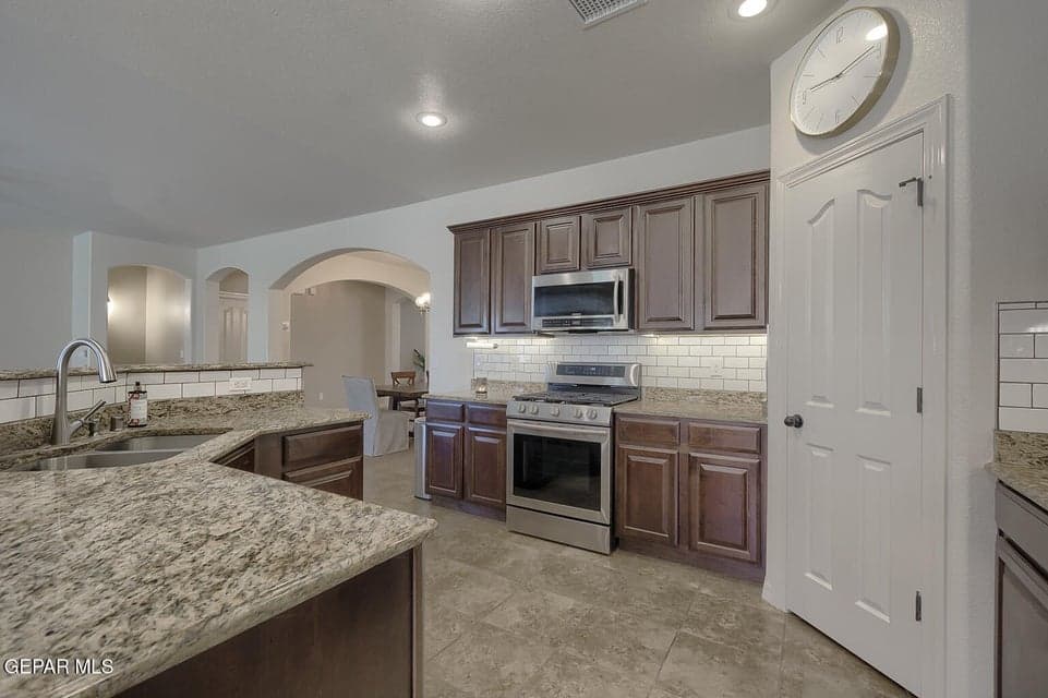 5620-Valley-Maple-Kitchen-3