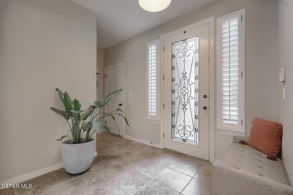 5620-Valley-Maple-Foyer