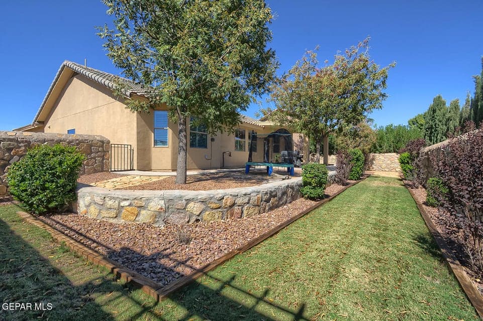 5620-Valley-Maple-Back-2