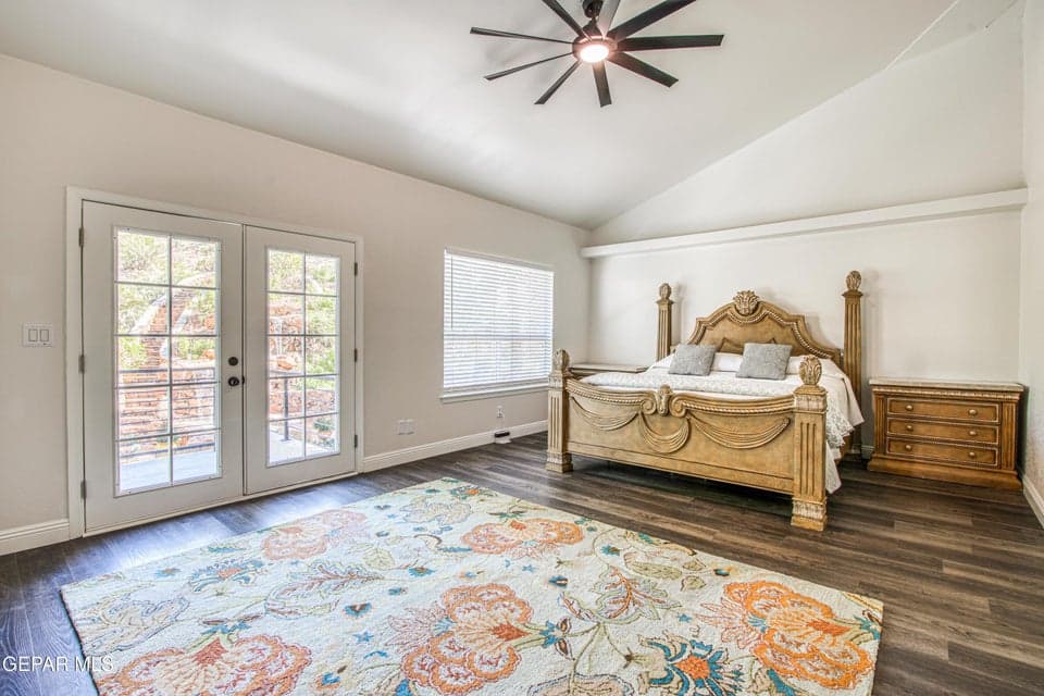Master bedroom with view to the Waterfall