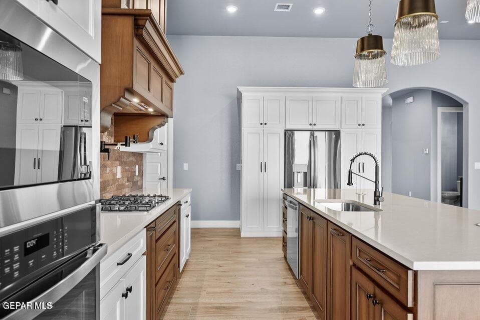 20251121175943974239000000-o