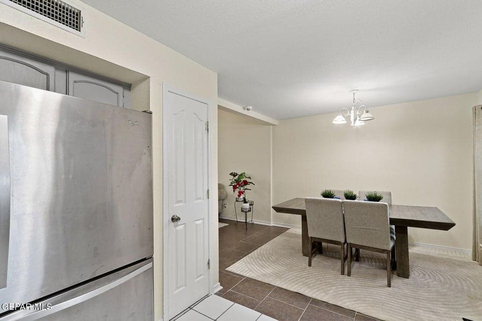 f9f6dcbb-5c64-4cdf-a180-f160b7227d17