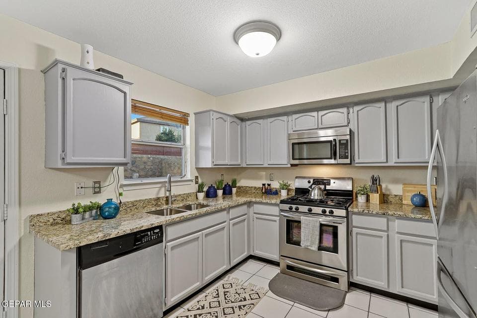 cf29afff-1e01-4f6a-a4e4-d5957ef3b032