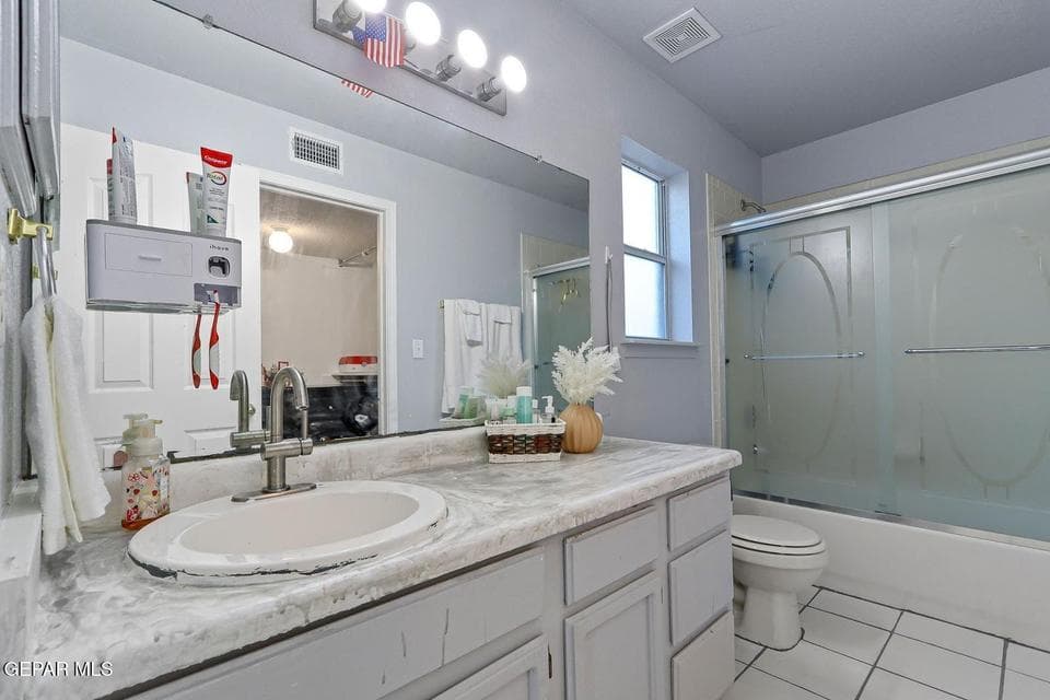 17b1b1bb-6f4f-4e90-8ebc-ec2bba3b8c69