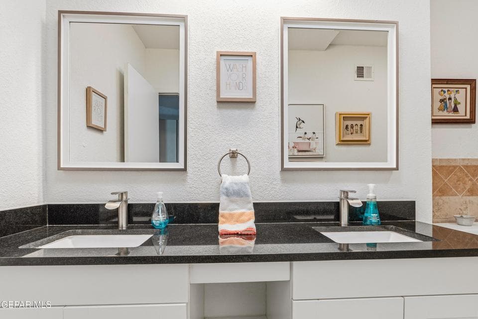 6609 Mesa Grande Ave