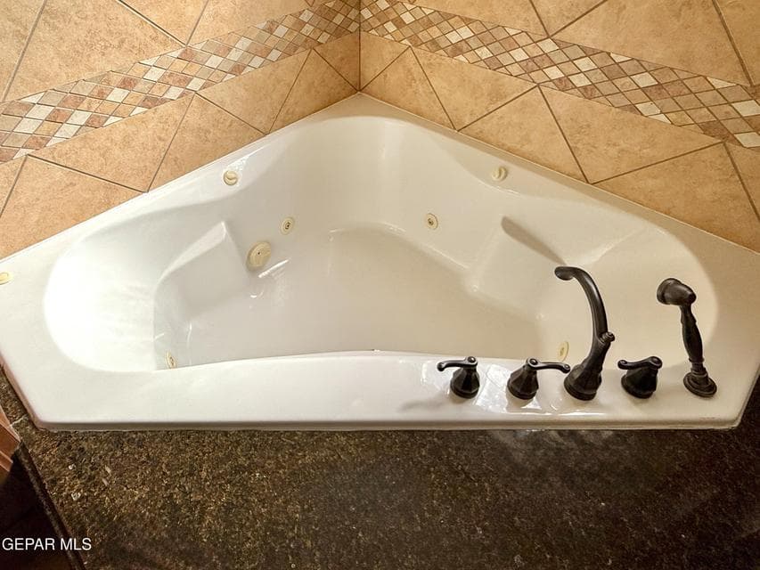 Jetted Therapy Tub