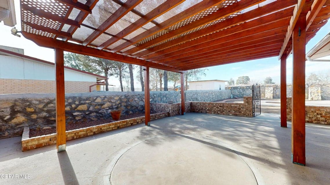 8612-Arboleda-Dr-02272026_112005