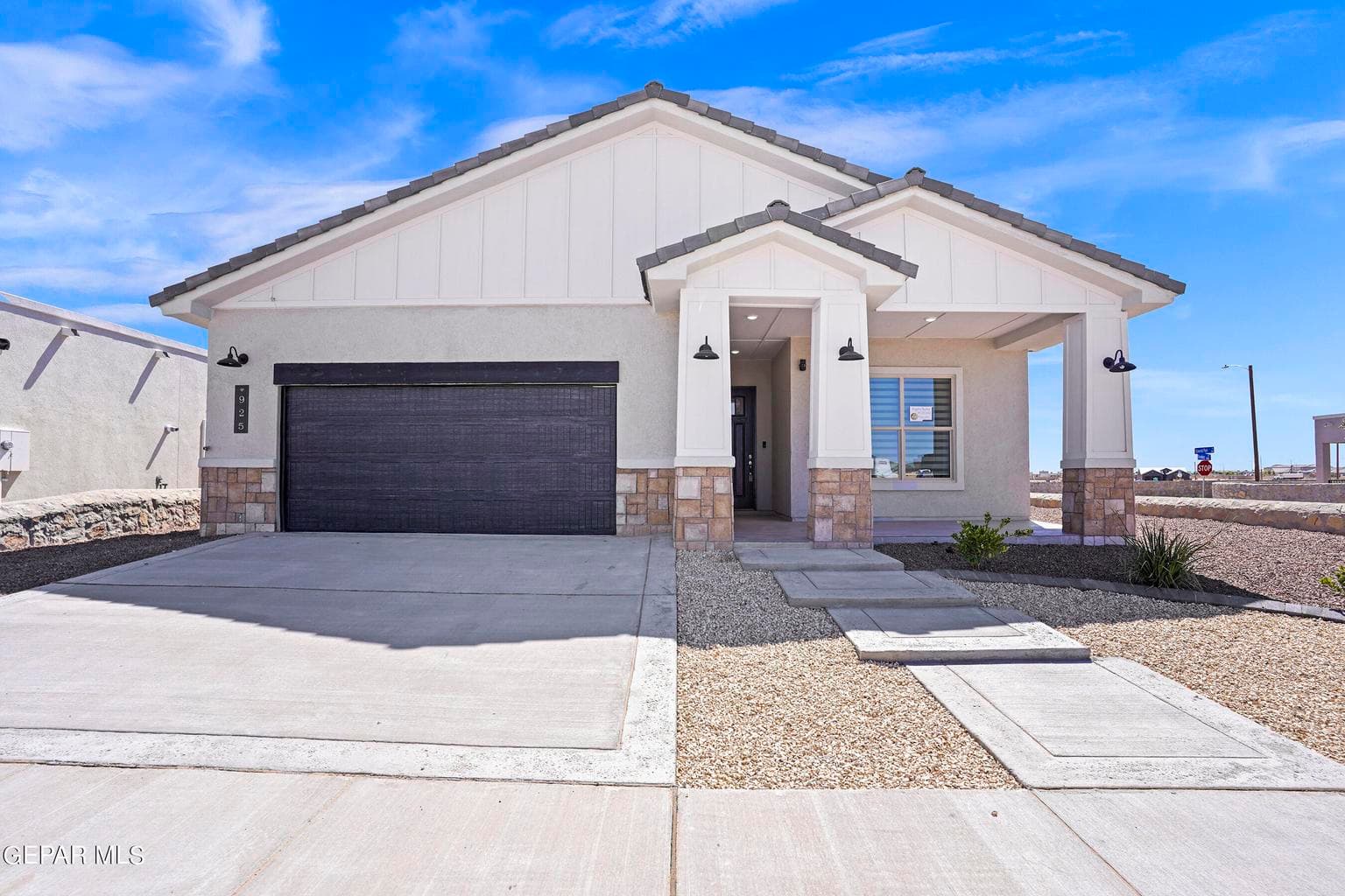 925 Pettus Place