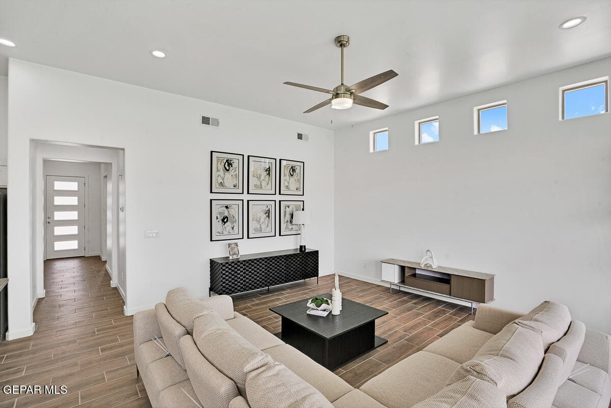12824 Fredericksberg Avenue