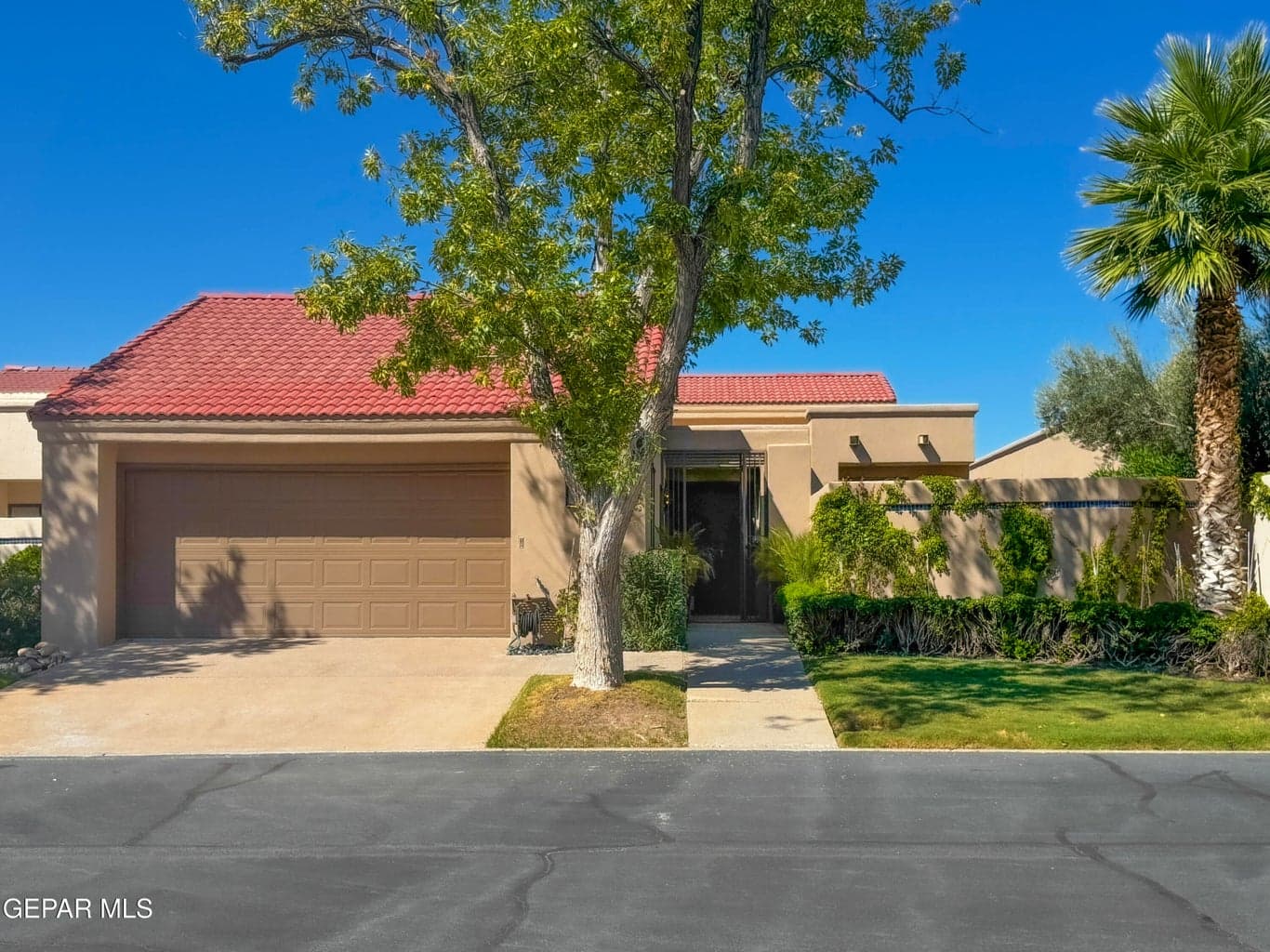 1114 Los Jardines Circle