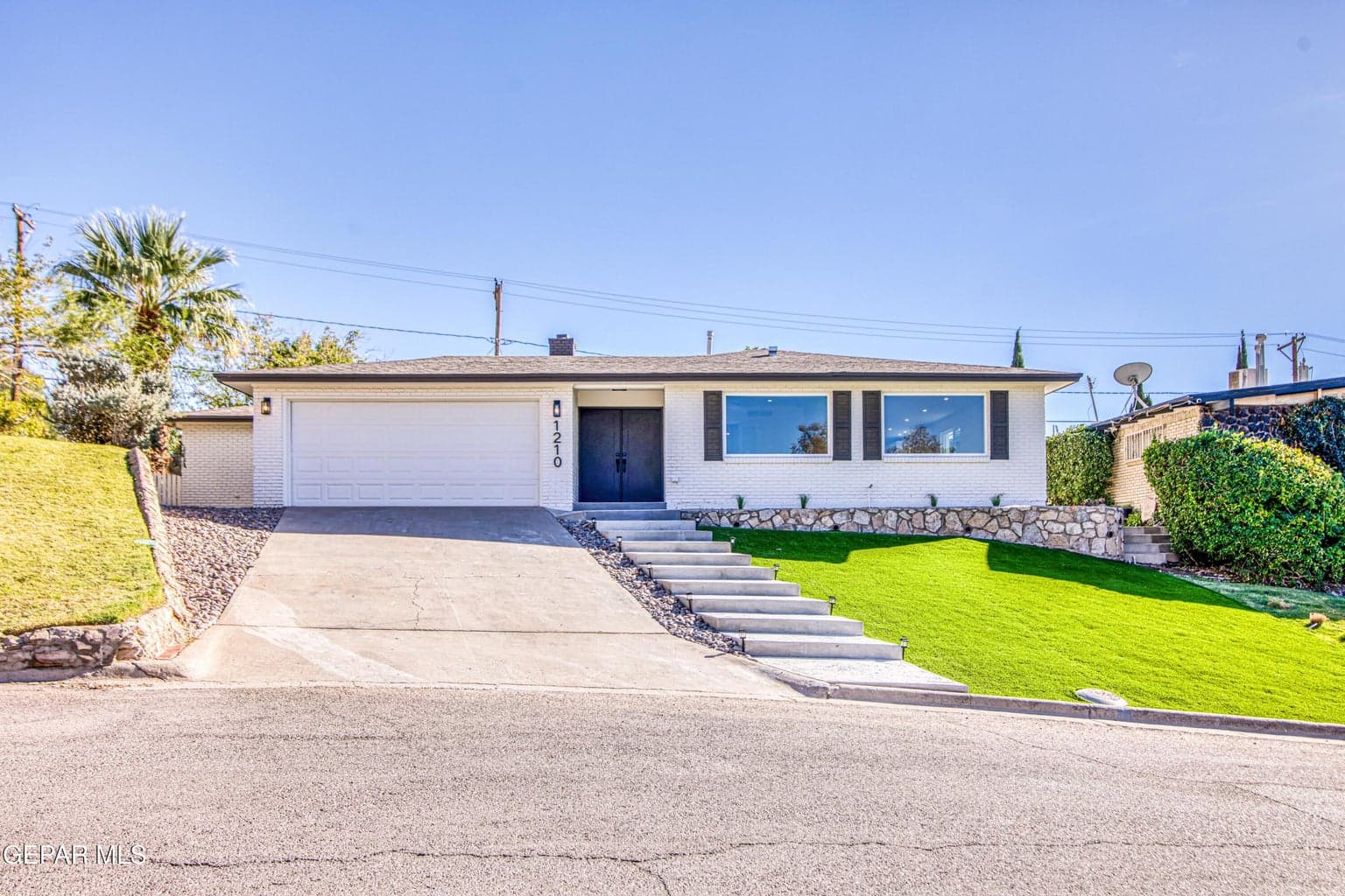 1210 La Cruz Drive