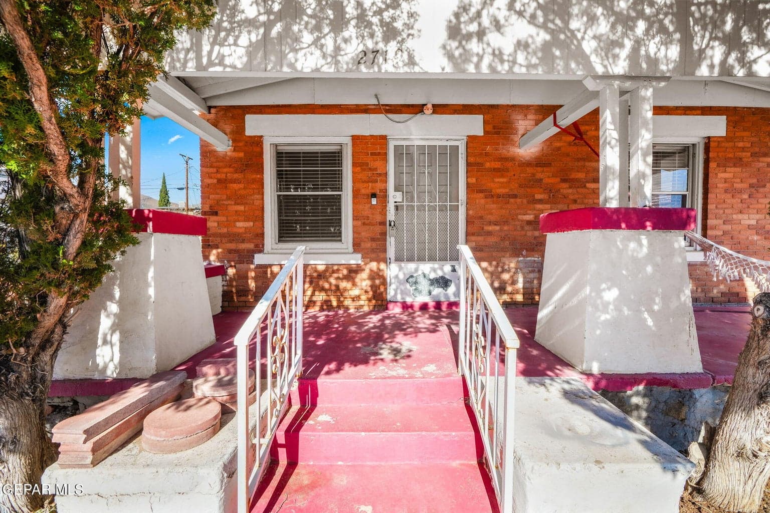 2719 SACRAMENTO Avenue