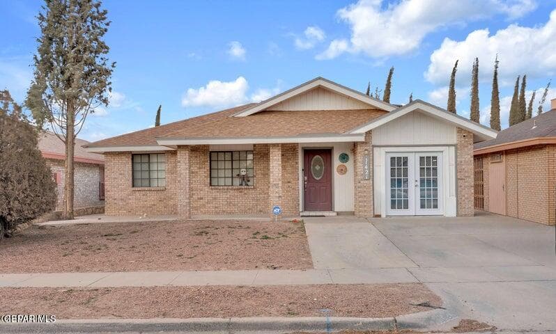11421 LONE WOLF Circle