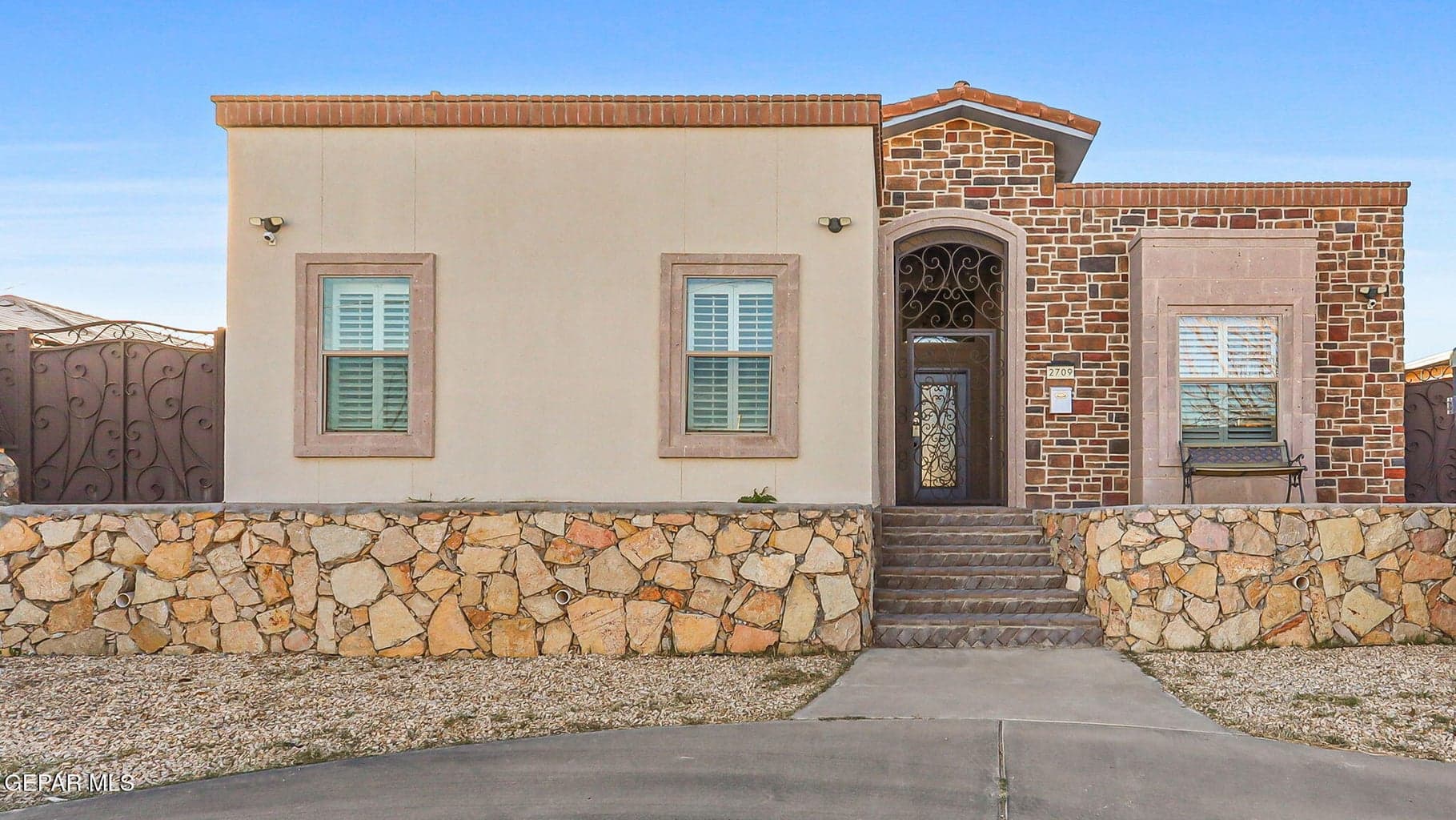 2709 N COPIA Street