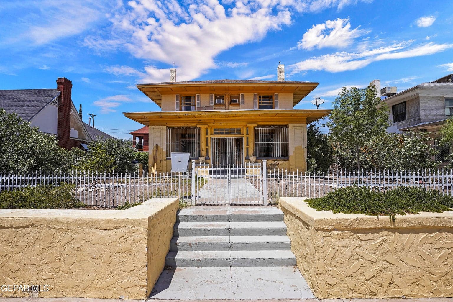 1207 E RIO GRANDE Avenue