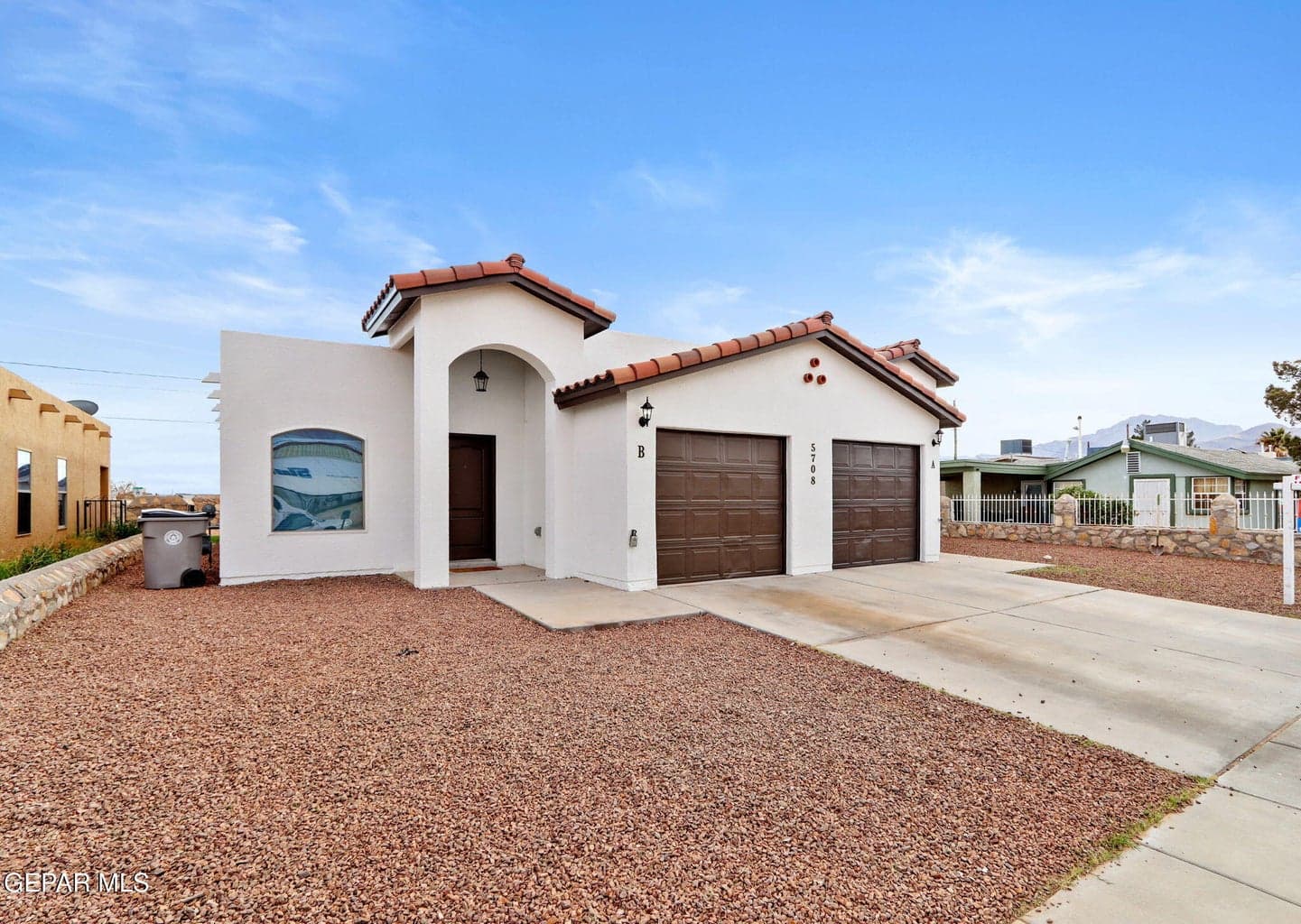 5708 SALUKI Drive A & B