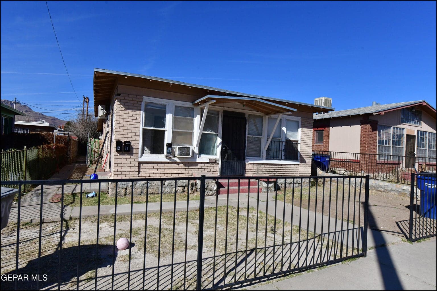 3519 DOUGLAS Avenue