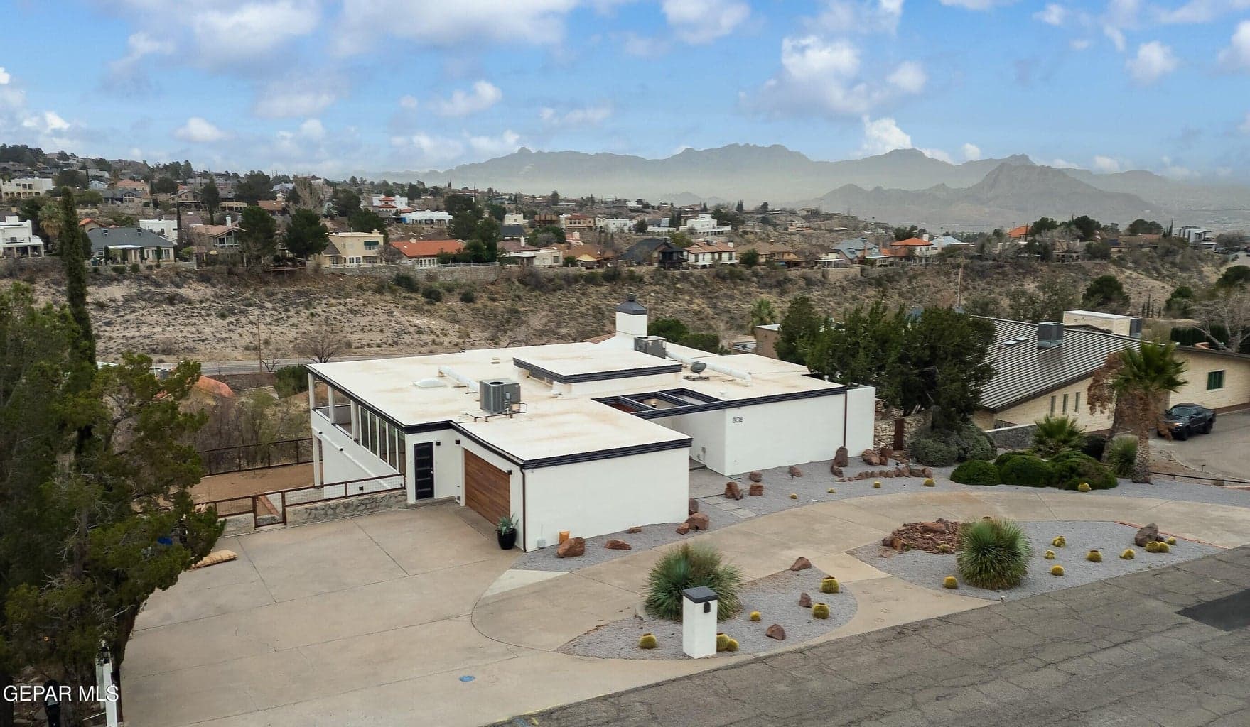 Photo of 808 WINGFOOTE Road