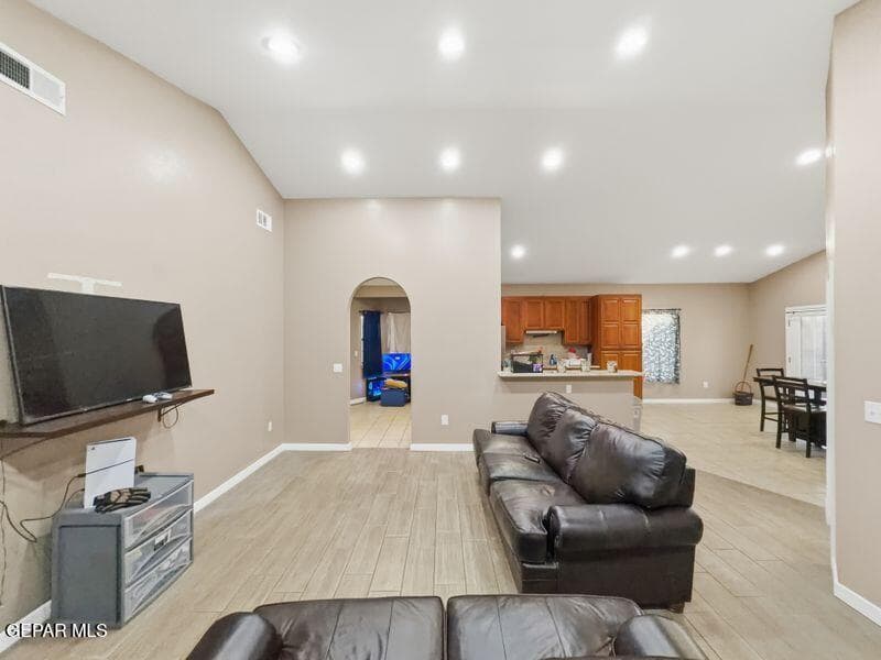 421 MAHAN Drive